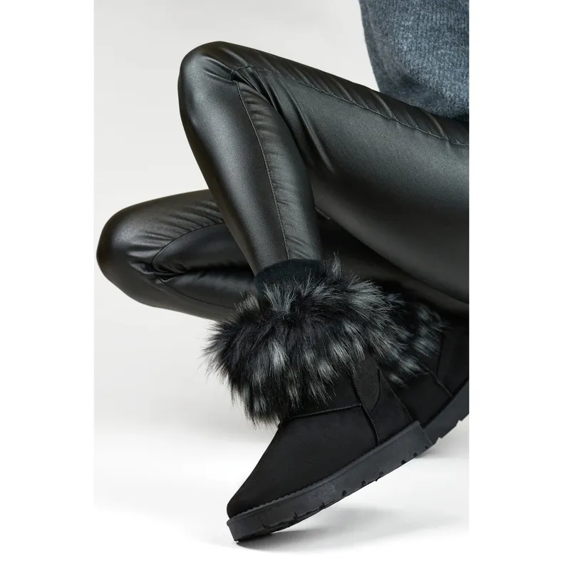 Black women's snow boots with fur, winter shoes for winter