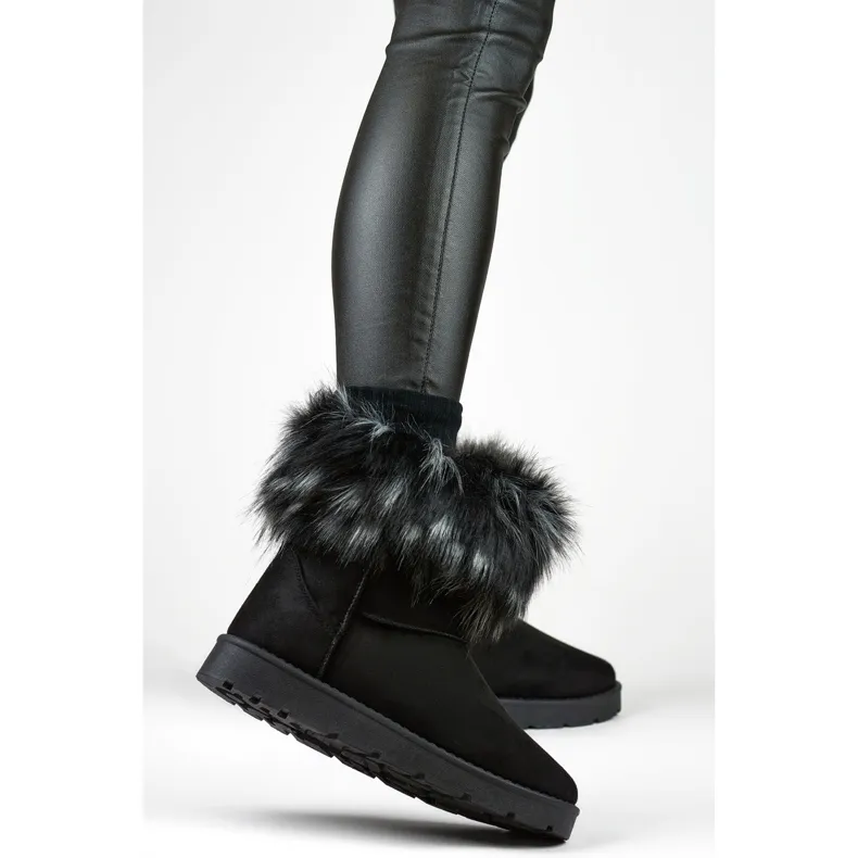 Black women's snow boots with fur, winter shoes for winter