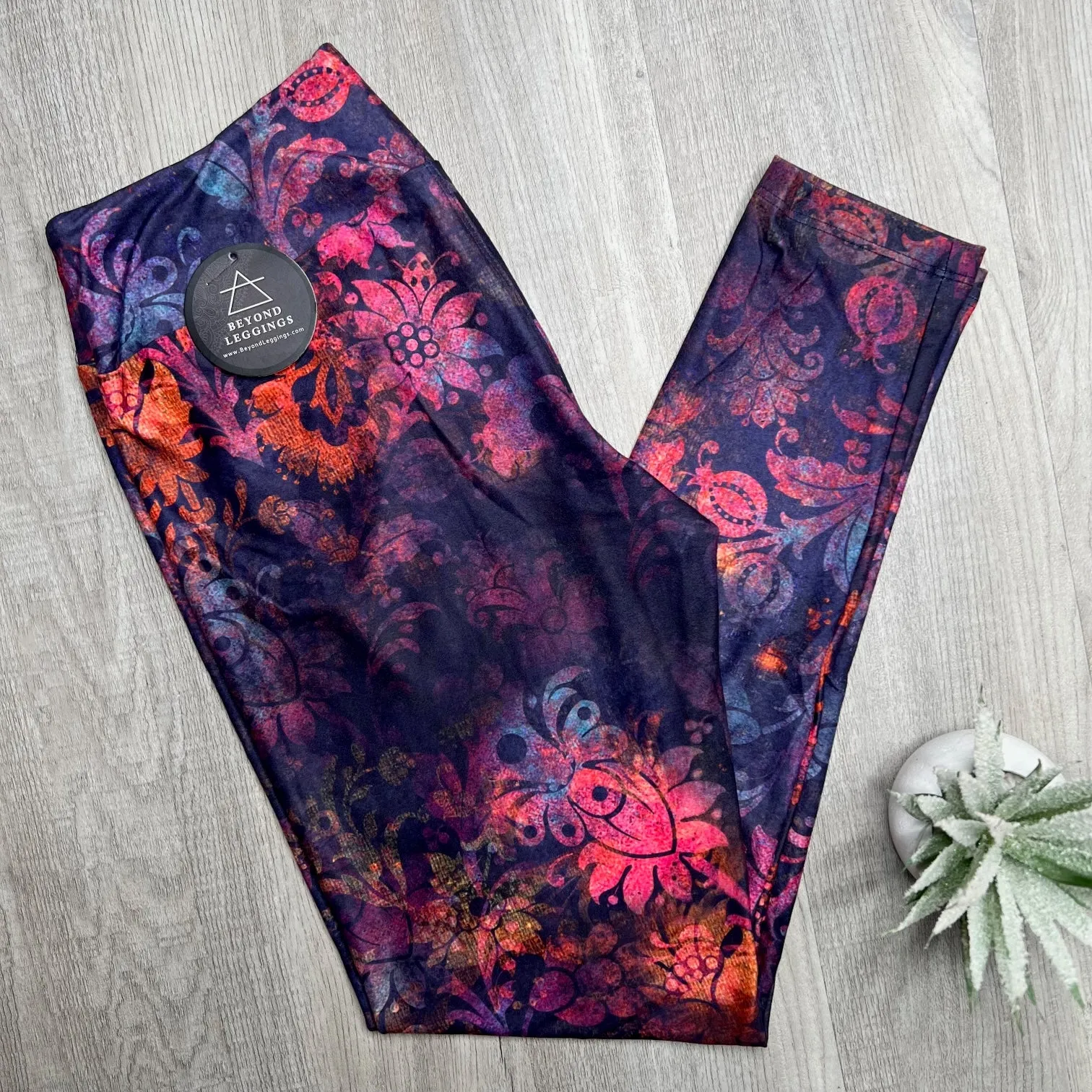 Ombre Magenta Damask Soft Leggings