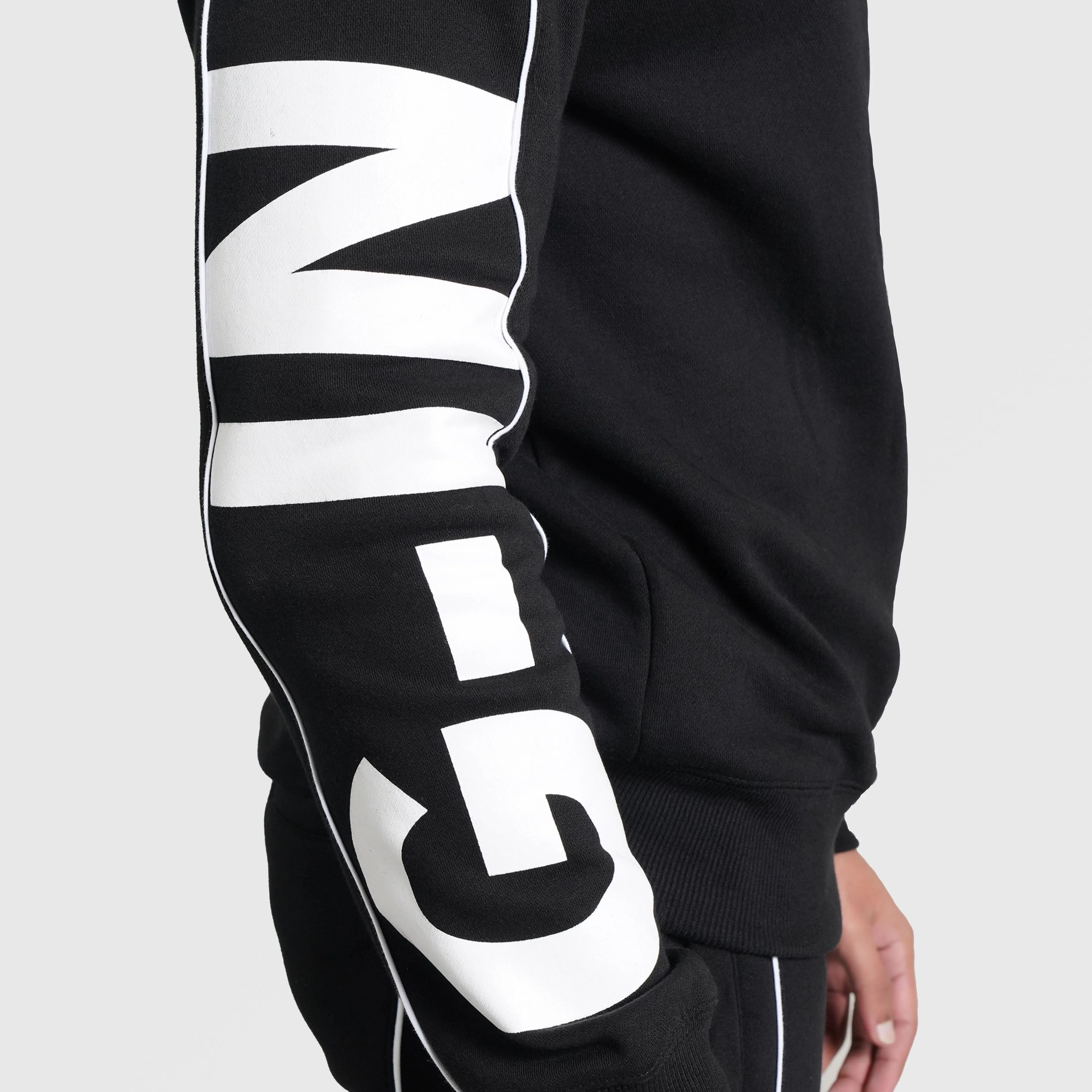 Rave Sweatshirt (Black)