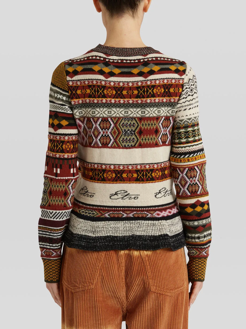 Sweater mit geometrischen Mustern und Schriftzug