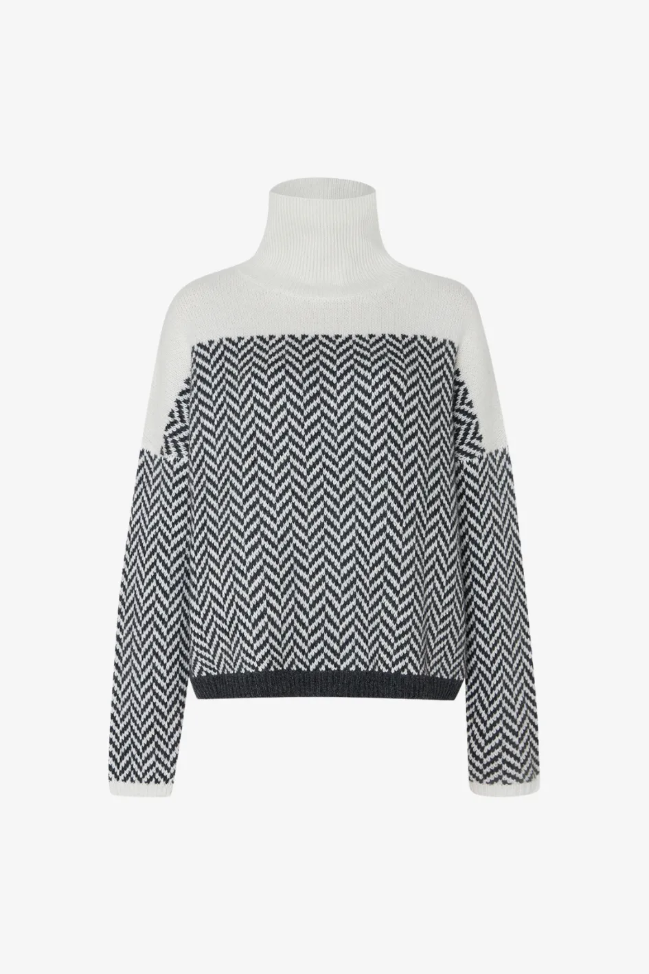 Turtleneck Sweater with modern Twist