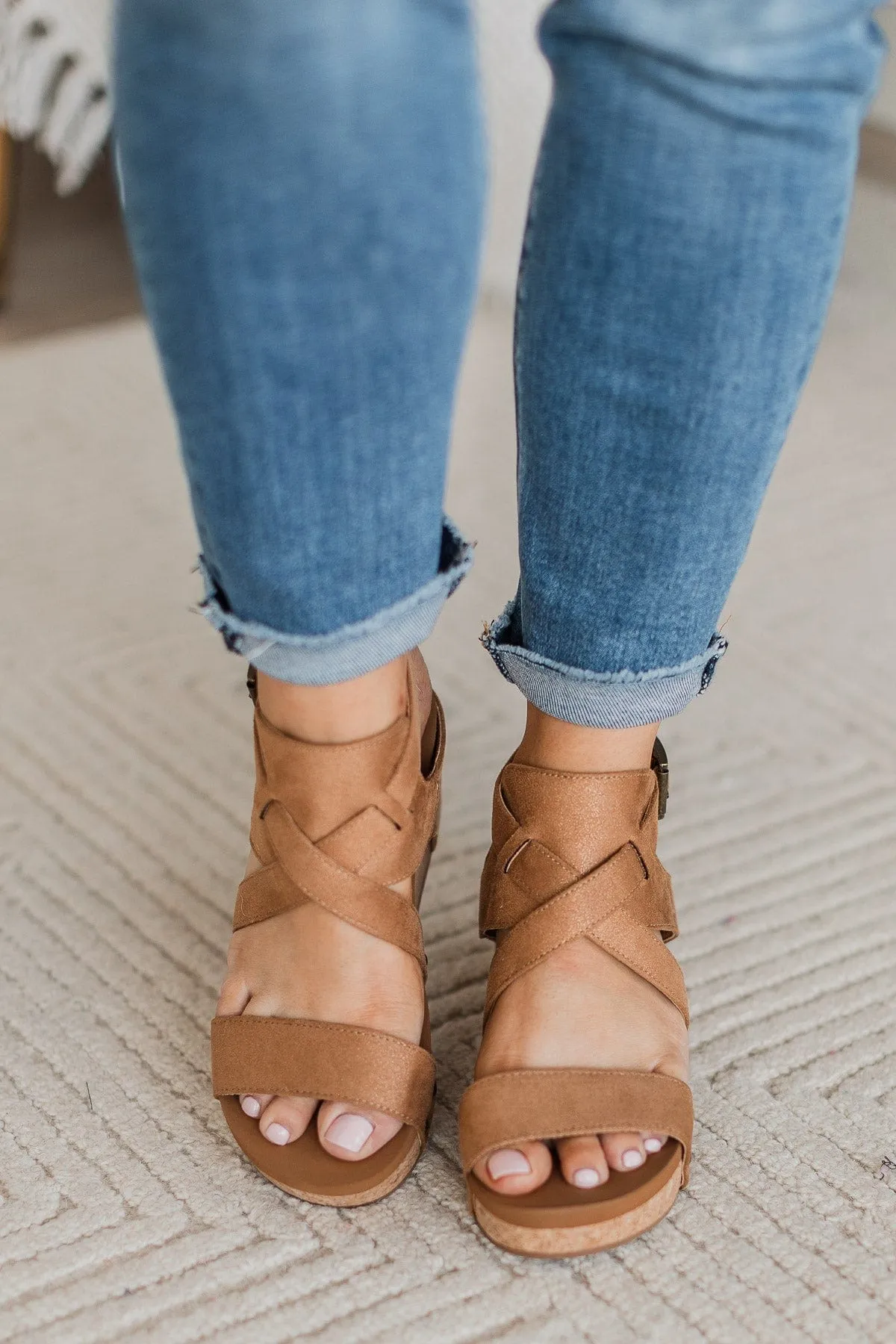 Very G Vector Wedges- Tan