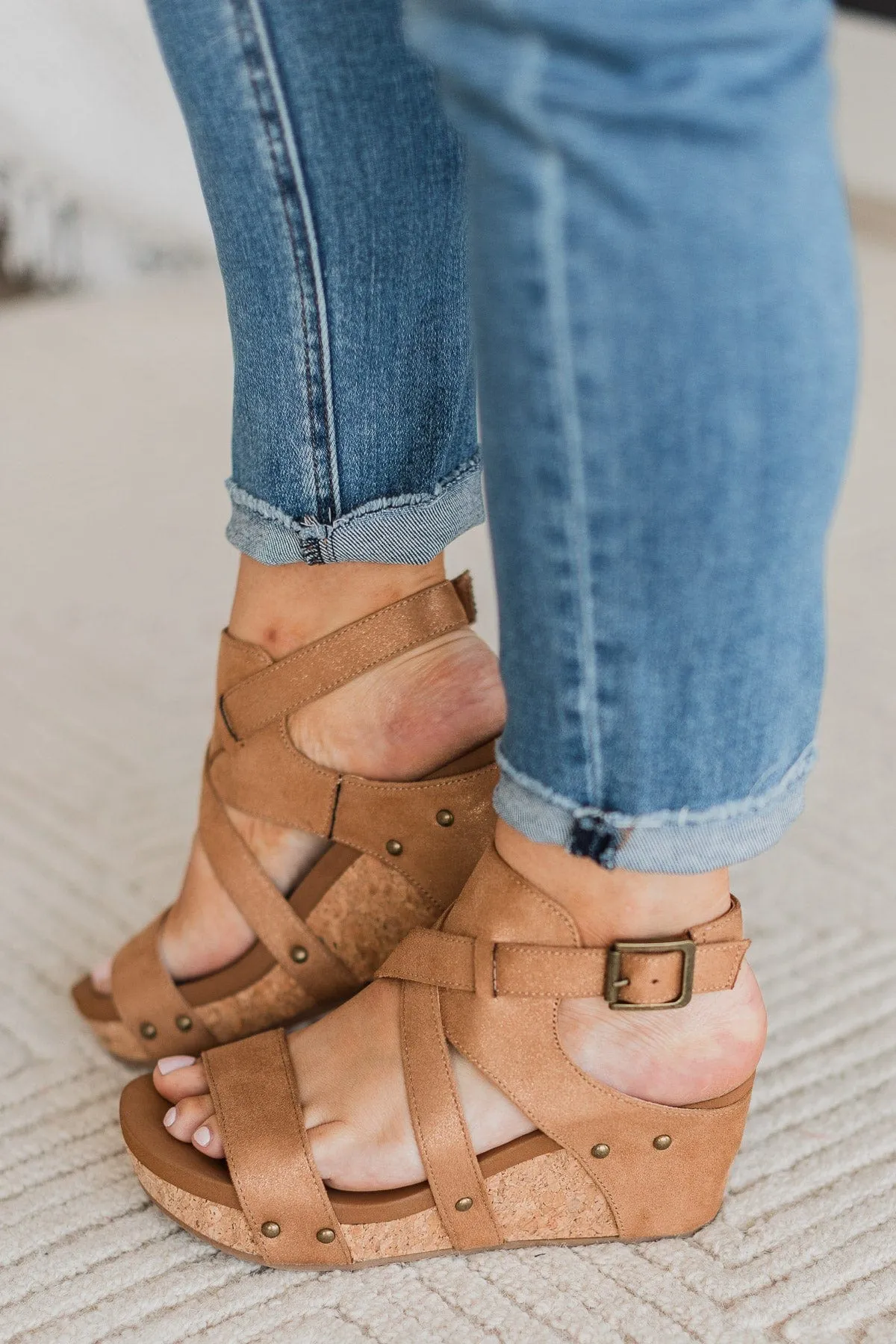 Very G Vector Wedges- Tan